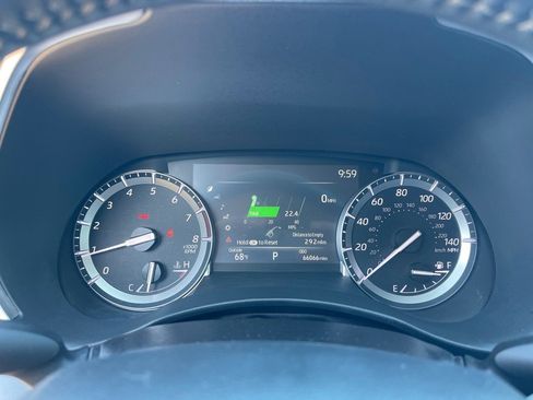 Used 2022 Toyota Highlander Limited image 4