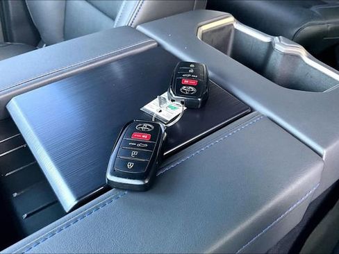 Used 2026 Toyota Sequoia Platinum image 33