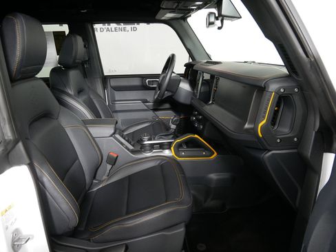 Used 2024 Ford Bronco Badlands image 15