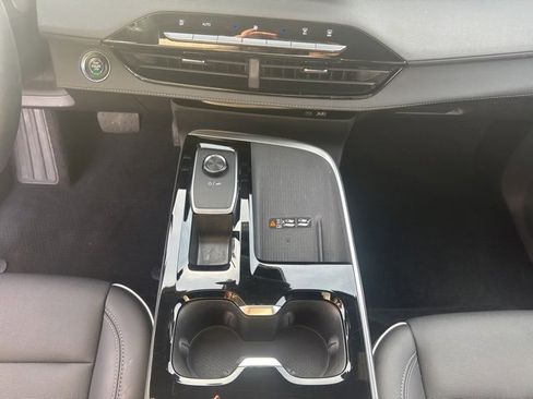 Used 2025 Buick Enclave Preferred image 13