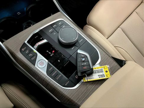 Used 2025 BMW 230i Coupe w/ Premium Package image 35