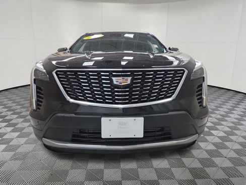 Used 2023 Cadillac XT4 Premium Luxury w/ Technology Package AWD/4WD image 5