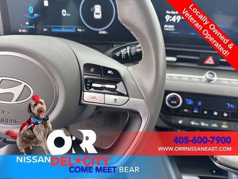 Used 2025 Hyundai Elantra SEL FWD image 21