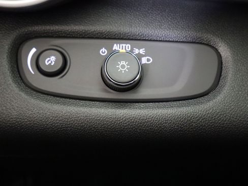New 2026 Chevrolet Trax LS w/ LS Convenience Package FWD image 34