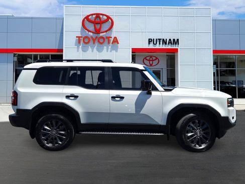 Used 2026 Toyota Land Cruiser w/ Premium Package AWD/4WD image 3
