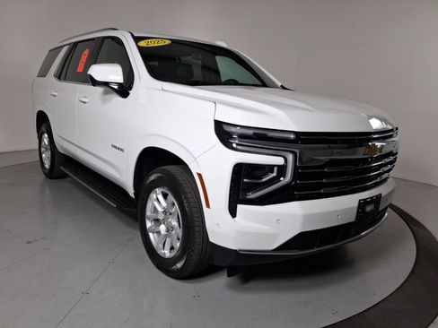 Used 2025 Chevrolet Tahoe LT AWD/4WD image 2