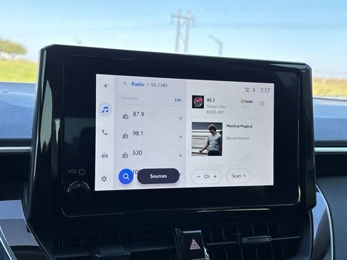 Used 2024 Toyota Corolla LE image 17