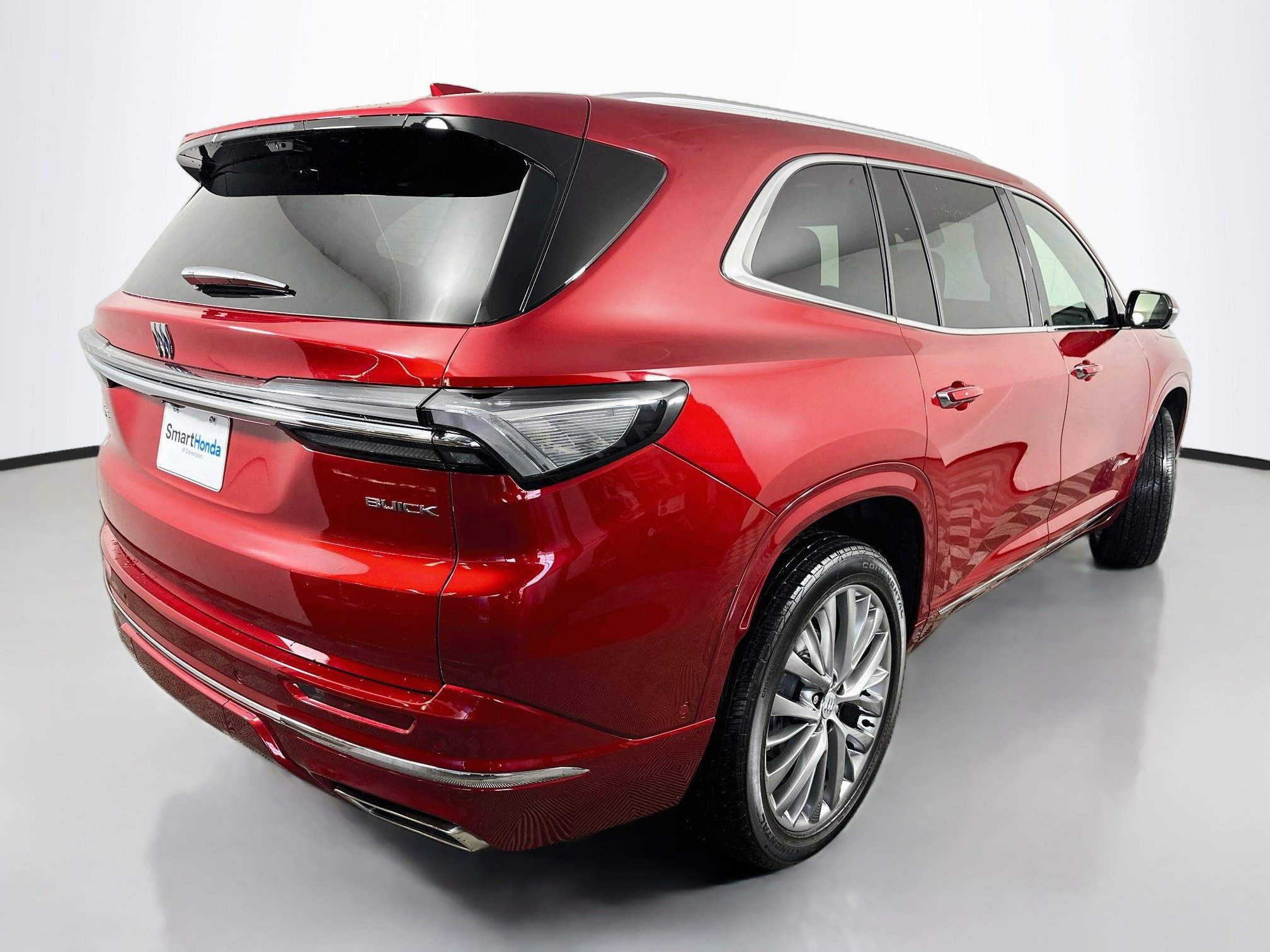 Used 2025 Buick Enclave Avenir w/ Super Cruise Package AWD/4WD image 7