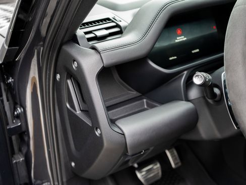 Used 2023 Land Rover Defender 90 Carpathian Edition image 27