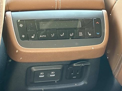 New 2026 Nissan Pathfinder Platinum AWD/4WD image 22