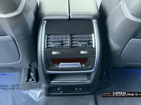 Used 2025 BMW X7 xDrive40i w/ M Sport Package AWD/4WD image 28