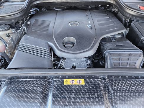 Certified 2023 Mercedes-Benz GLS 450 4MATIC image 31