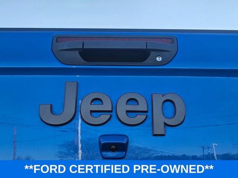 Used 2023 Jeep Gladiator Rubicon w/ Cold Weather Group image 12