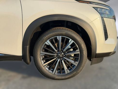 New 2026 Nissan Pathfinder Platinum w/ Cargo Package FWD image 11