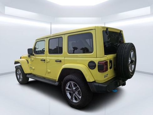 Used 2022 Jeep Wrangler Unlimited Sahara w/ Cold Weather Group AWD/4WD image 5