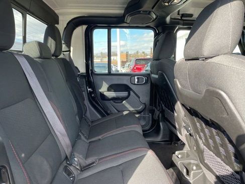 Used 2022 Jeep Gladiator Rubicon w/ Cold Weather Group image 12