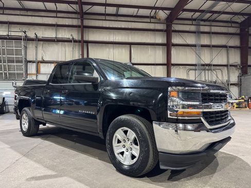 Used 2018 Chevrolet Silverado 1500 LT image 1