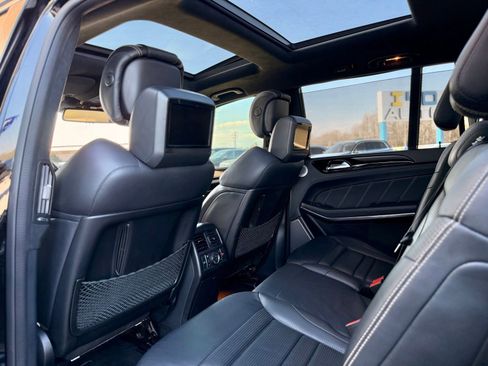 Used 2014 Mercedes-Benz GL 63 AMG 4MATIC image 24