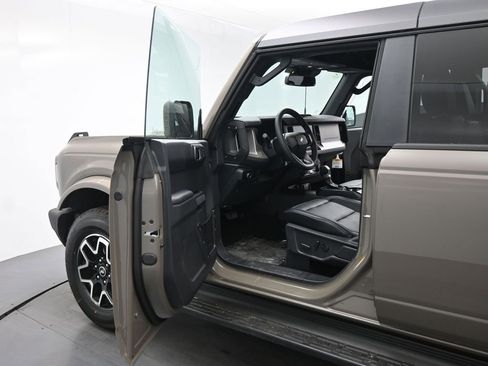 New 2026 Ford Bronco Outer Banks AWD/4WD image 8