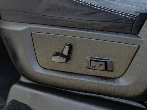 Used 2023 RAM 2500 Big Horn w/ Level 1 Equipment Group image 29