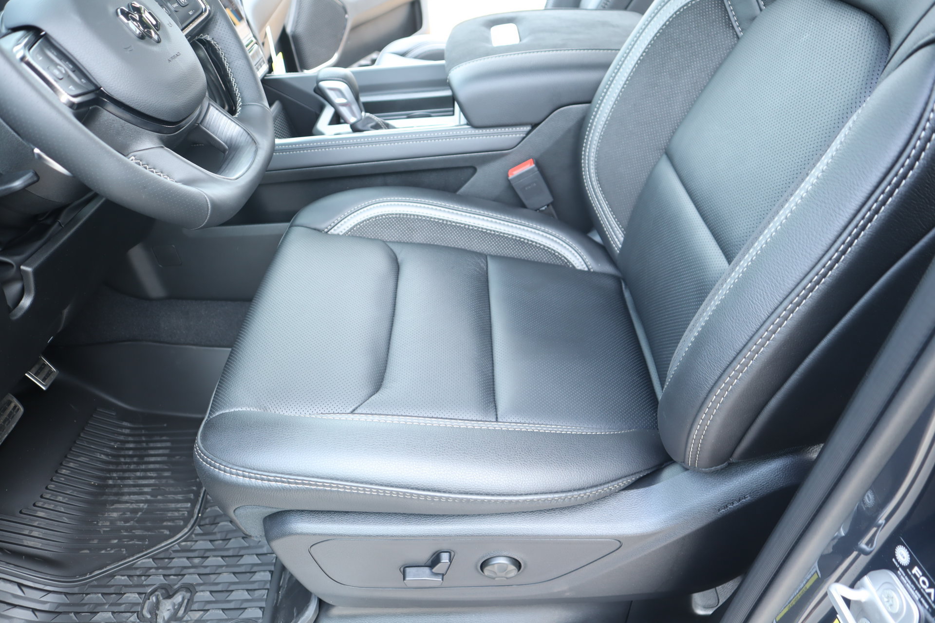 New 2026 RAM 1500 RHO AWD/4WD image 13