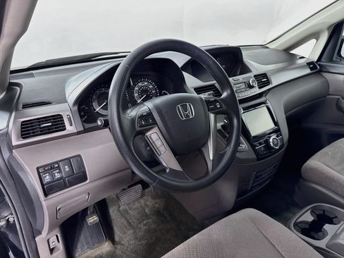 Used 2016 Honda Odyssey SE image 9