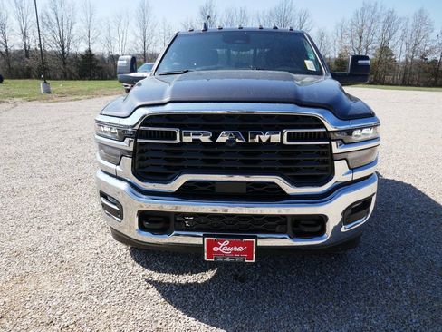 New 2026 RAM 2500 Tradesman AWD/4WD image 10