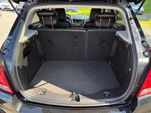 Used 2019 Chevrolet Trax LT w/ LT Convenience Package AWD/4WD image 12