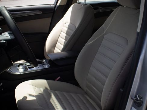Used 2018 Ford Fusion S FWD image 21