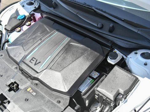Used 2024 Hyundai Ioniq 5 SE RWD image 49