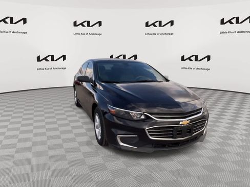 Used 2017 Chevrolet Malibu LS FWD image 3