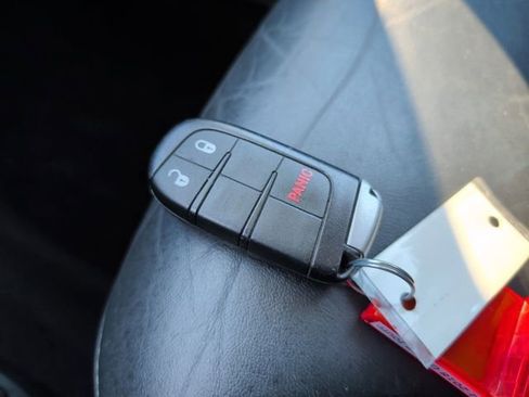 Used 2018 Dodge Journey Crossroad AWD/4WD image 35