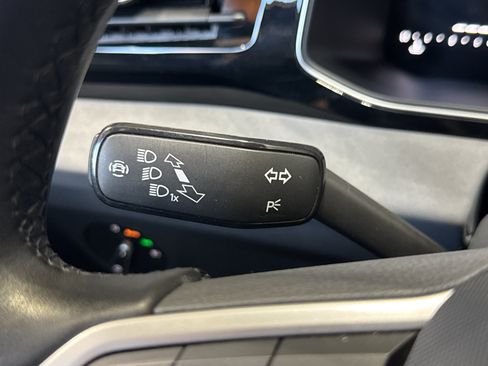 Used 2025 Volkswagen Jetta SE FWD image 21