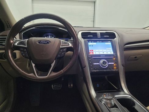 Used 2017 Ford Fusion Platinum image 22