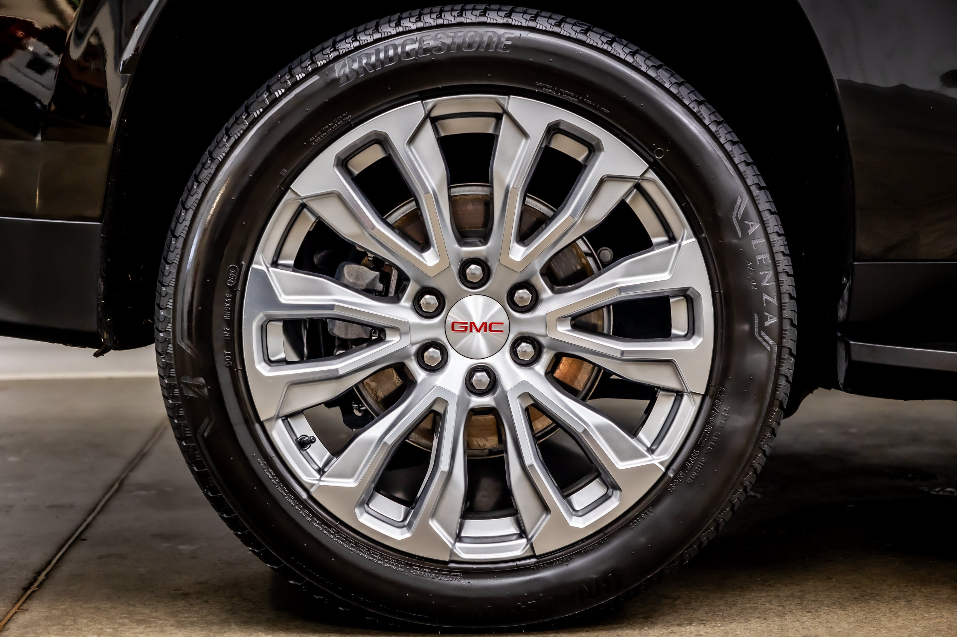 Used 2023 GMC Yukon XL Denali AWD/4WD image 35