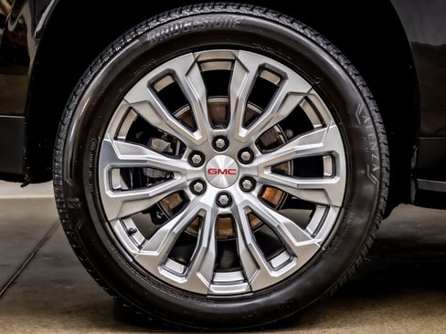Used 2023 GMC Yukon XL Denali AWD/4WD image 35