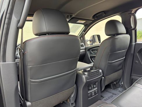 Used 2023 Nissan Titan PRO-4X AWD/4WD image 32