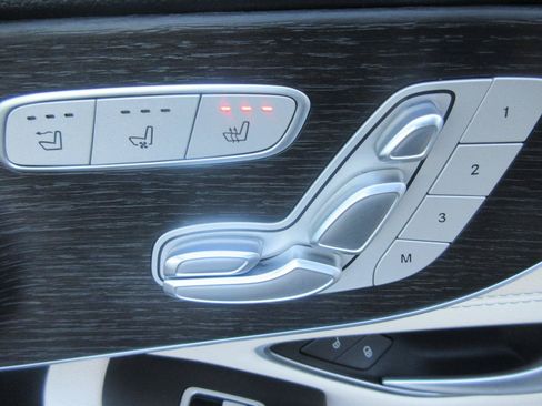 Used 2020 Mercedes-Benz C 300 Cabriolet image 22