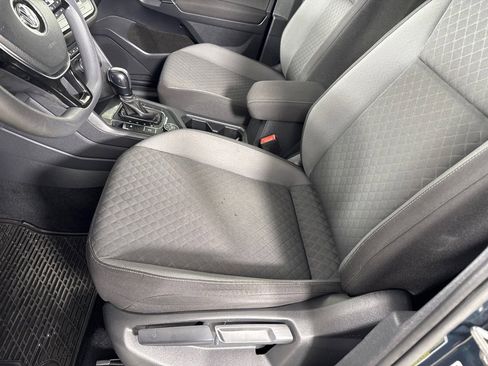 Used 2018 Volkswagen Tiguan S image 13