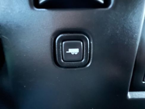 Used 2015 Chevrolet Express 3500 w/ Cold Climate Package image 24