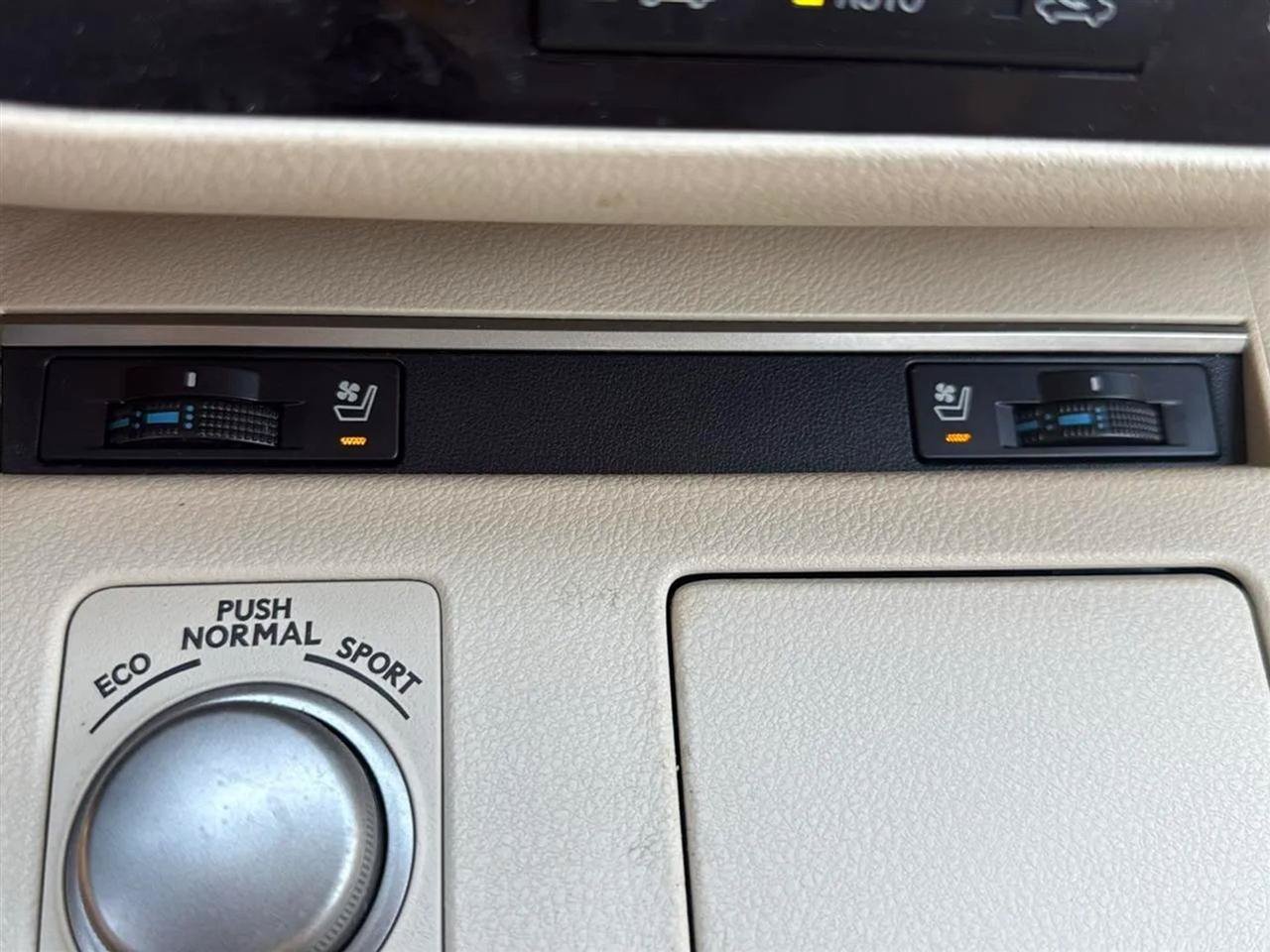 Used 2014 Lexus ES 350 w/ Premium Package FWD image 24