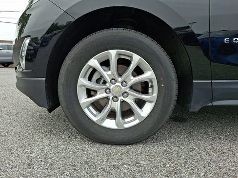 Used 2020 Chevrolet Equinox LS w/ LS Convenience Package AWD/4WD image 9