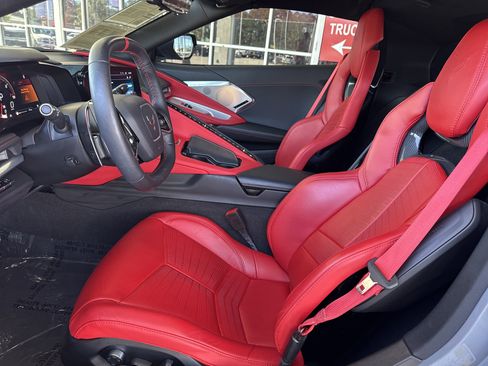 Used 2024 Chevrolet Corvette Stingray Preferred Cpe w/ Z51 Performance Package image 18