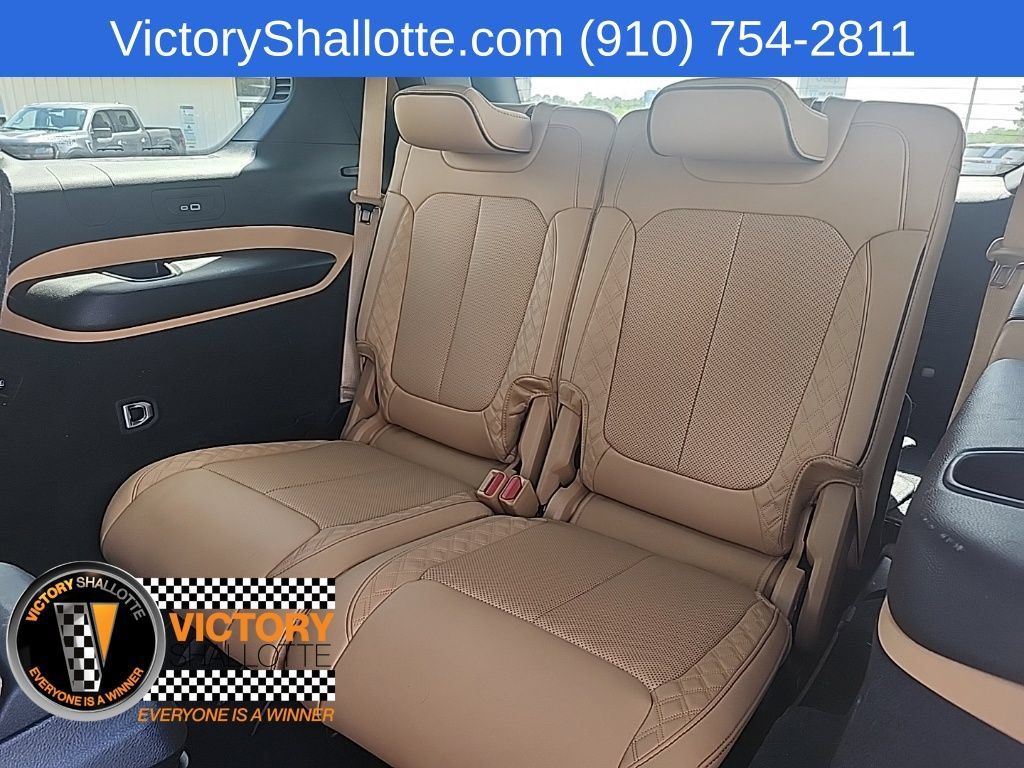 Used 2025 Jeep Grand Cherokee L Summit AWD/4WD image 27