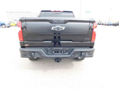 Used 2024 Chevrolet Silverado 1500 ZR2 w/ ZR2 Bison Edition AWD/4WD image 4