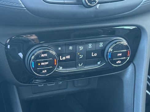 Used 2023 Buick Encore GX Select w/ Sport Touring Package image 27