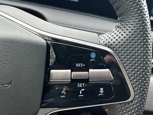 New 2025 Nissan Ariya AWD image 29