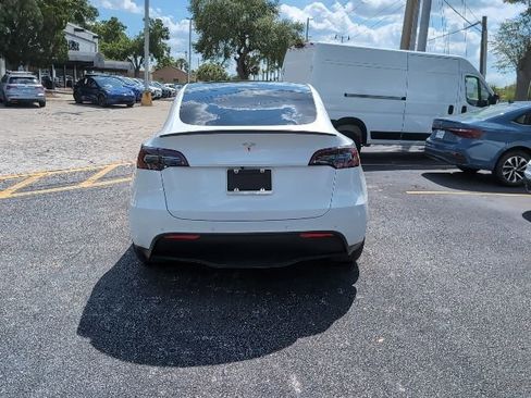 Used 2022 Tesla Model Y Performance image 6