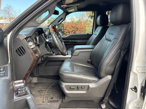 Used 2016 Ford F250 Platinum w/ FX4 Off-Road Package image 29