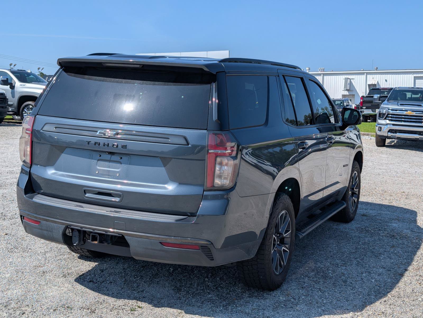 Used 2021 Chevrolet Tahoe Z71 w/ Luxury Package AWD/4WD image 4